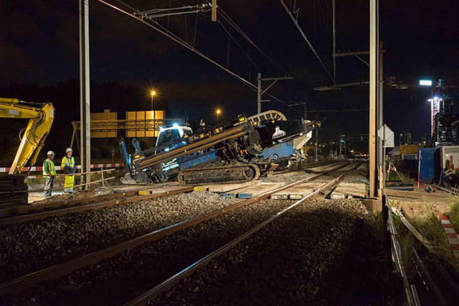 HDD between “live” rail and metro tracks – OV SAAL Schinkelbrug