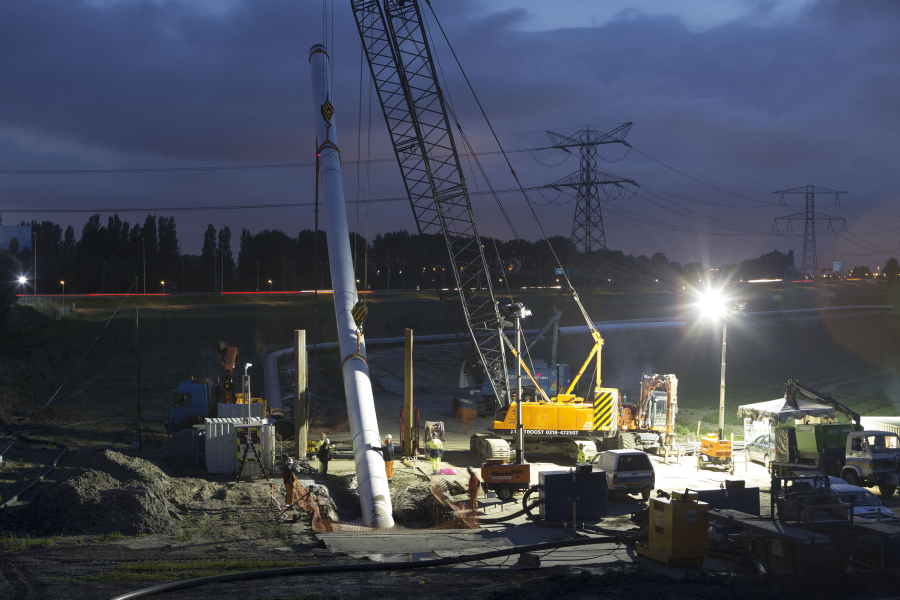 Unique HDD Arc-drilling for canal crossing