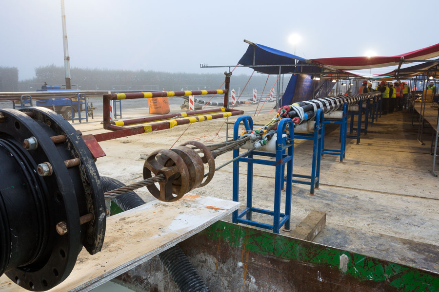 New high-voltage connection under the Haringvliet