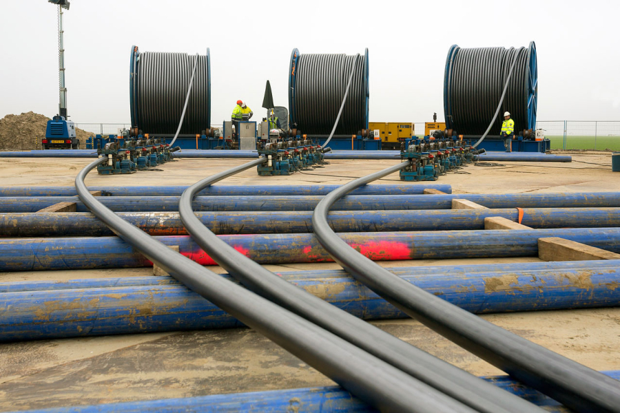 New high-voltage connection under the Haringvliet