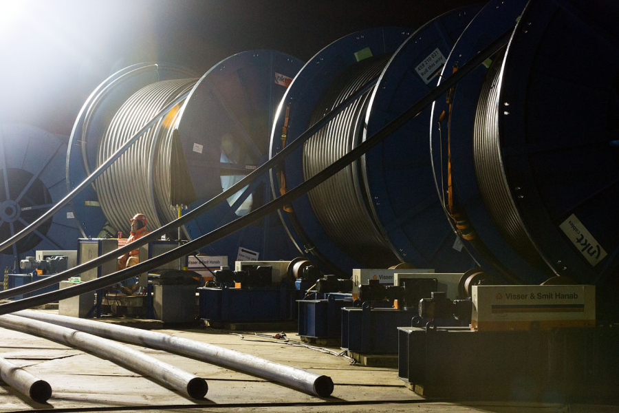 New high-voltage connection under the Haringvliet